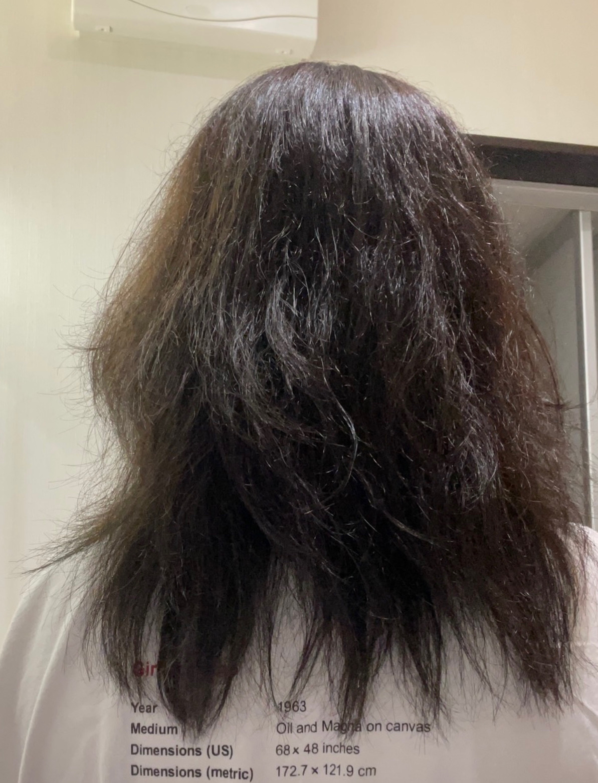 髪が重たくて、多くてボリュームがでて困っているクセがあって、髪を梳かれしまっている状態